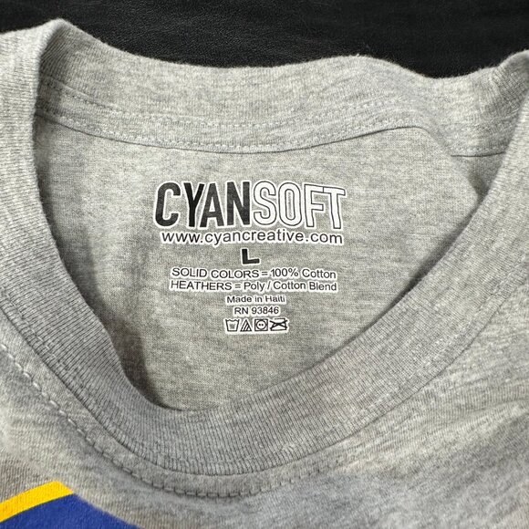 Men's University of Pittsburg Logo T-Shirt - Picture 3 of 3